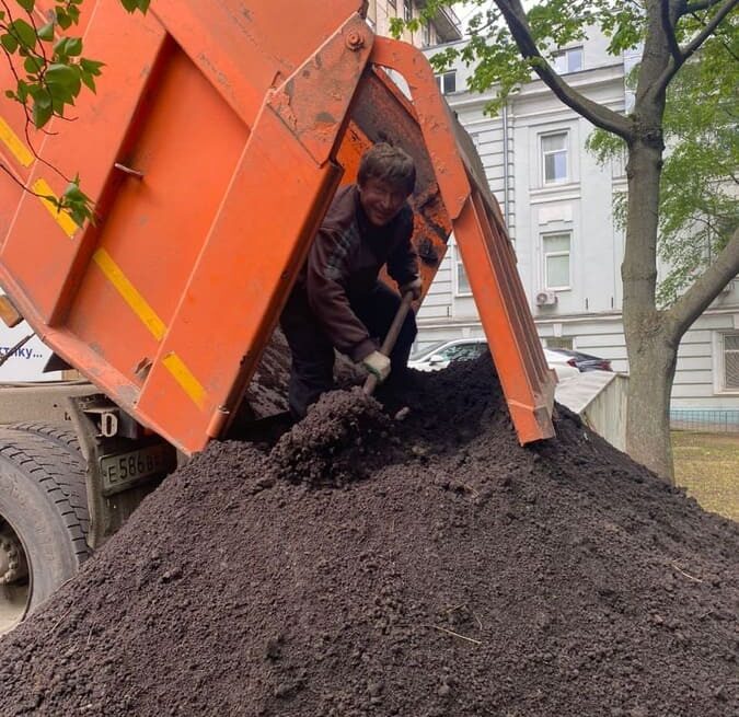 машина плодородного грунта в Москве